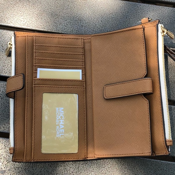 Michael Kors Jet Set Double Zip Phone Wristlet - Picture 7 of 8